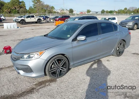 2017 Honda Accord Sport z USA, uszkodzony, nr VIN 1HGCR2F51HA256995